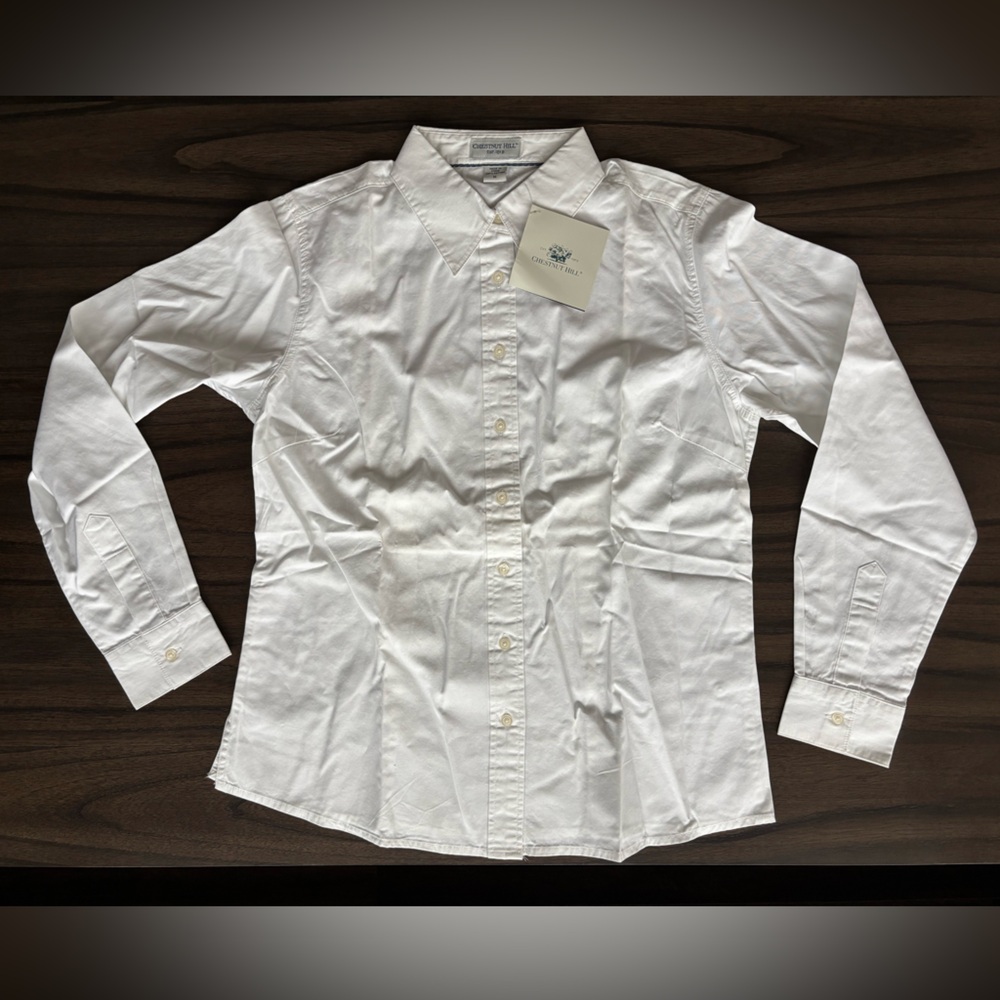 NWT Chestnut Hill white button-down blouse (size M)